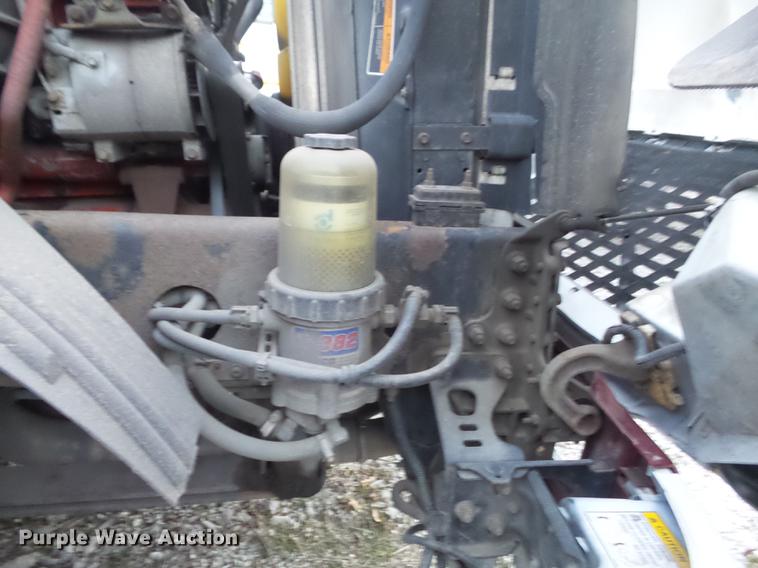 image for item DB6250 2005 Volvo 4NL42T/300 semi truck