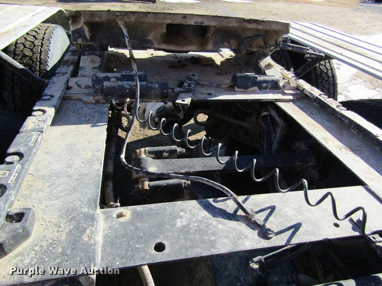 image for item DB6657 2005 Volvo VNM semi truck