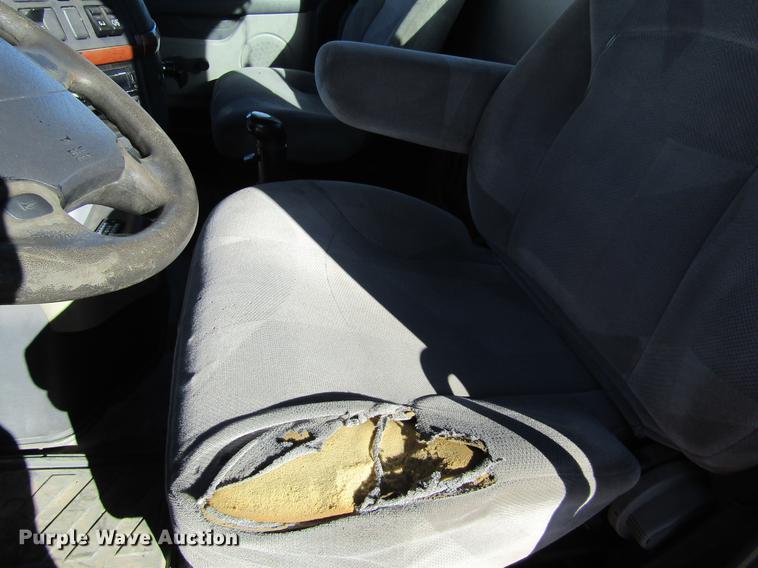 image for item DB6657 2005 Volvo VNM semi truck