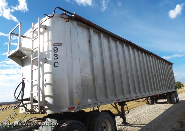 image for item DB7311 1996 Steco AWO walking floor trailer