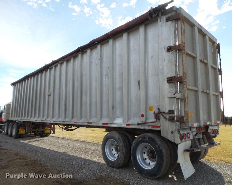 image for item DB7311 1996 Steco AWO walking floor trailer