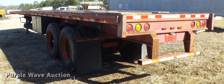 image for item DB9801 1995 Fruehauf flatbed trailer