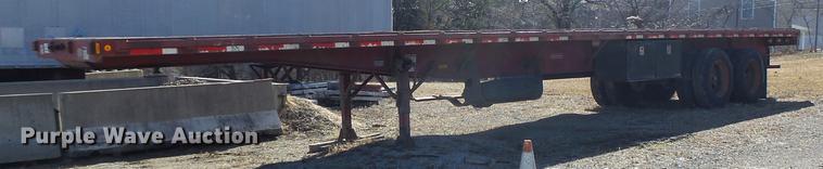 image for item DB9801 1995 Fruehauf flatbed trailer
