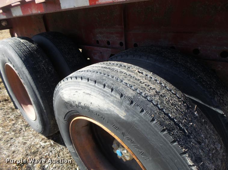 image for item DB9801 1995 Fruehauf flatbed trailer