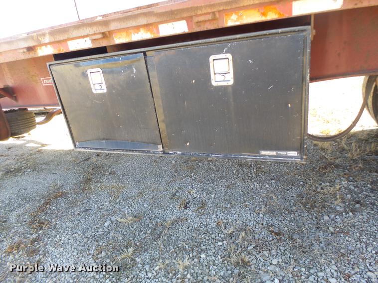 image for item DB9801 1995 Fruehauf flatbed trailer