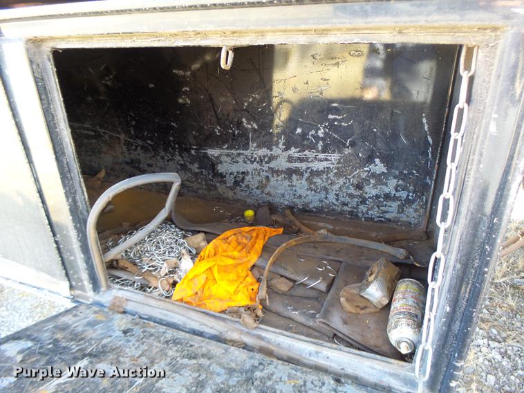 image for item DB9801 1995 Fruehauf flatbed trailer