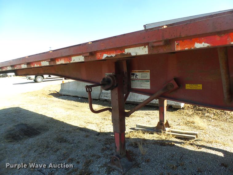 image for item DB9801 1995 Fruehauf flatbed trailer