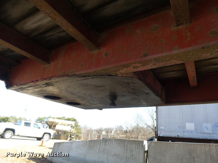 image for item DB9801 1995 Fruehauf flatbed trailer