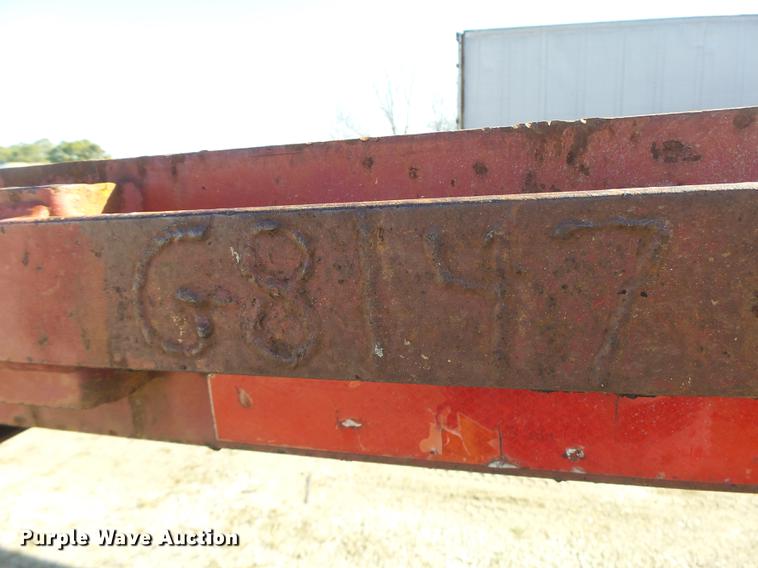 image for item DB9801 1995 Fruehauf flatbed trailer