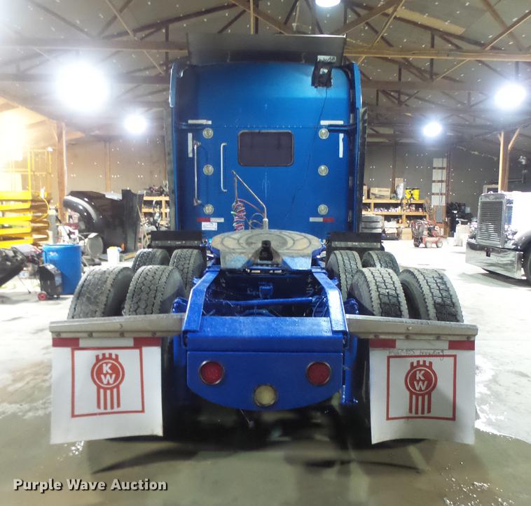 image for item DB9818 2005 Kenworth W900 semi truck