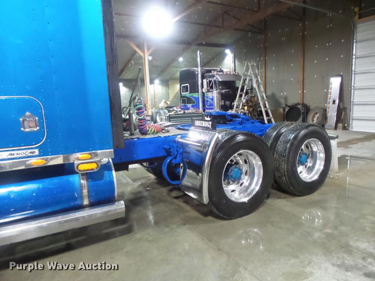 image for item DB9818 2005 Kenworth W900 semi truck