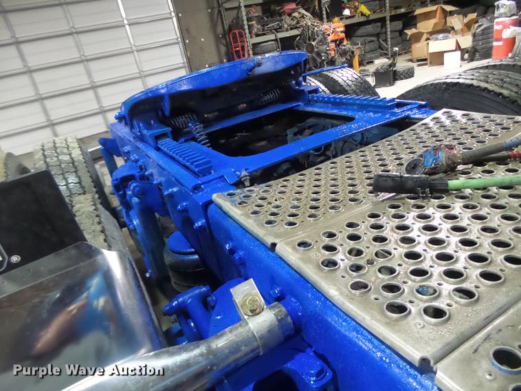 image for item DB9818 2005 Kenworth W900 semi truck