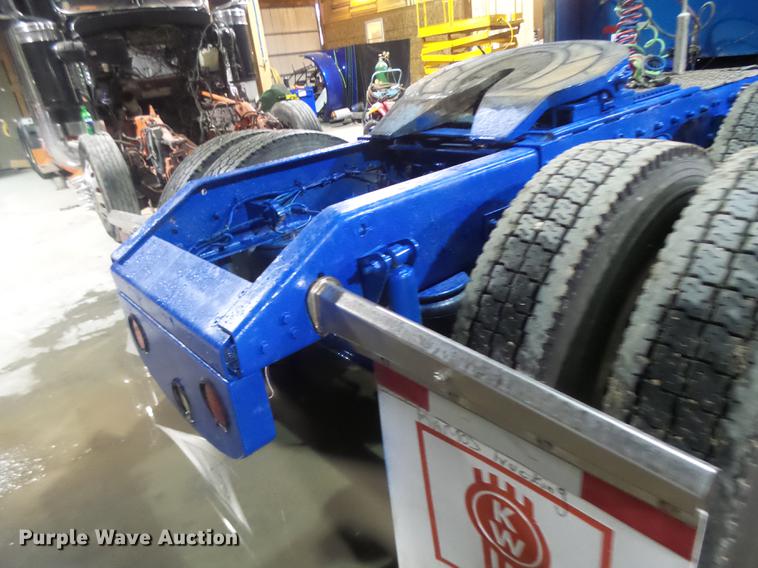 image for item DB9818 2005 Kenworth W900 semi truck