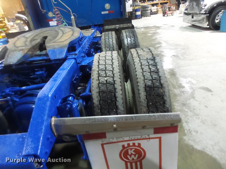 image for item DB9818 2005 Kenworth W900 semi truck
