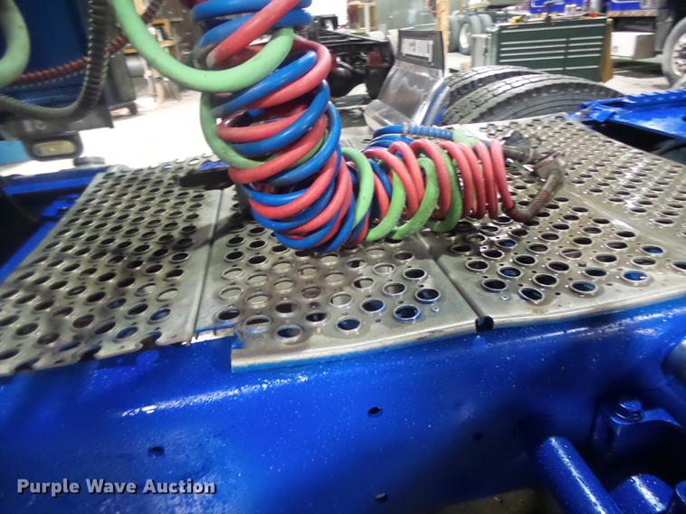 image for item DB9818 2005 Kenworth W900 semi truck