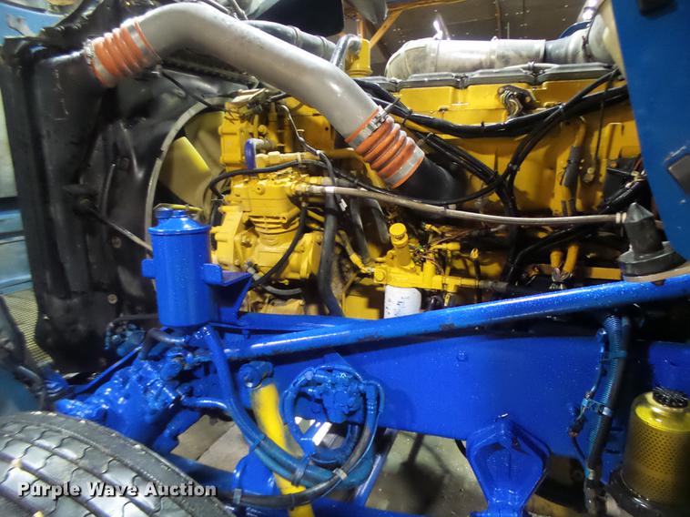 image for item DB9818 2005 Kenworth W900 semi truck