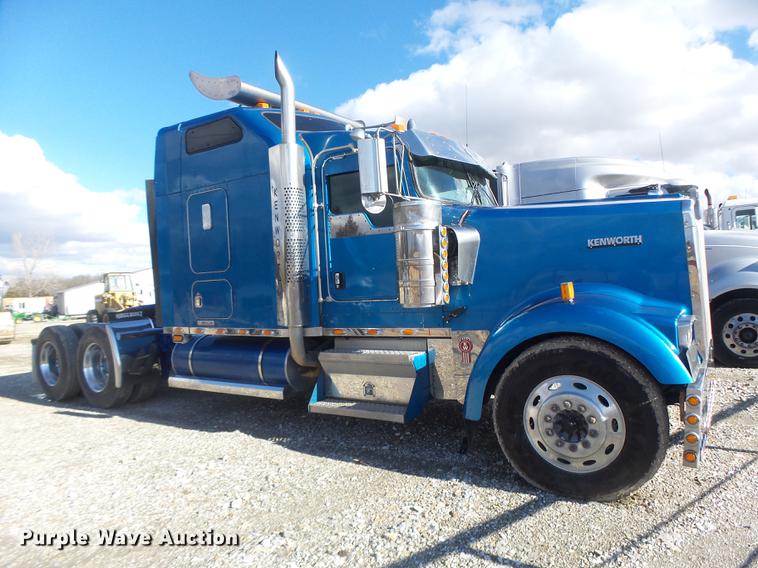 image for item DB9818 2005 Kenworth W900 semi truck
