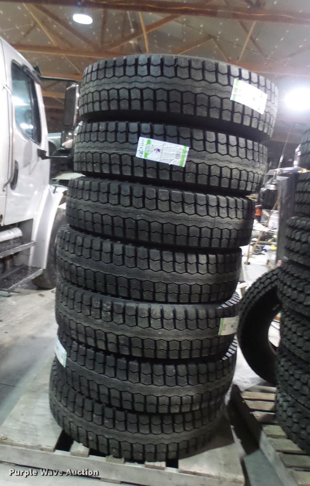 image for item DB9819 (8) Linglong D928 295/75R22.5 tires
