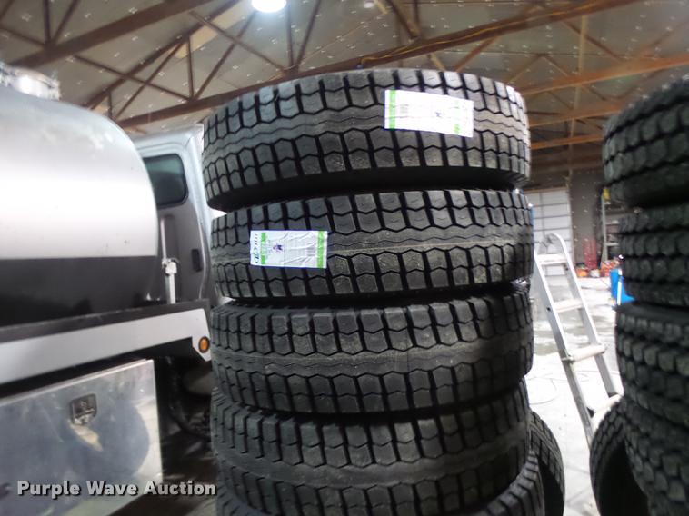 image for item DB9819 (8) Linglong D928 295/75R22.5 tires