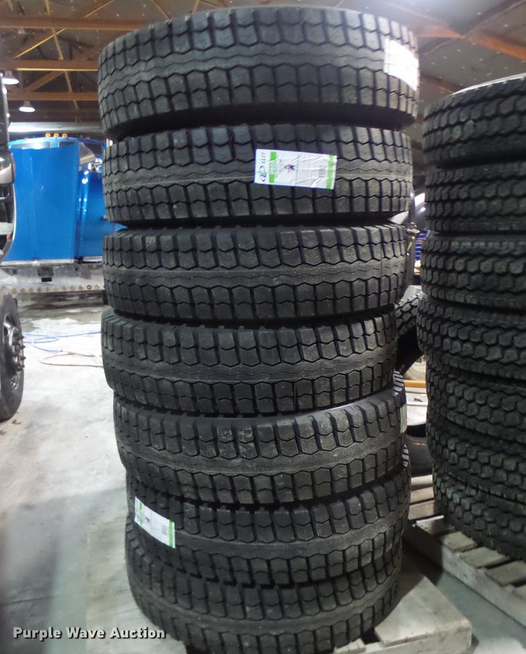 image for item DB9819 (8) Linglong D928 295/75R22.5 tires