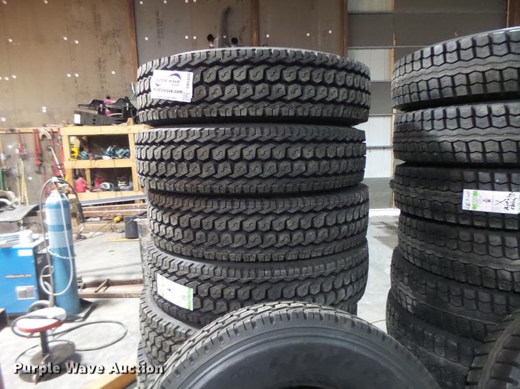 image for item DB9820 (8) Linglong LLD37e+ 285/75R24.5 tires