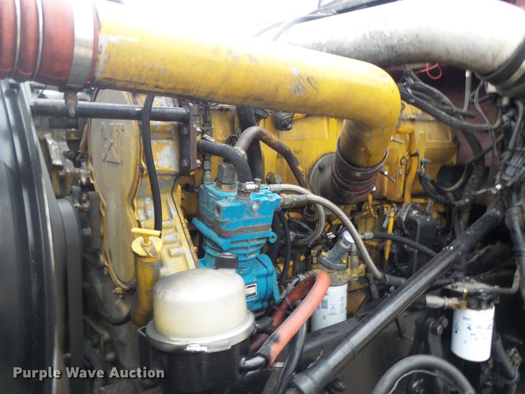 image for item DB9823 2005 Peterbilt 379 semi truck