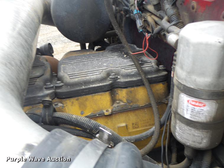 image for item DB9823 2005 Peterbilt 379 semi truck