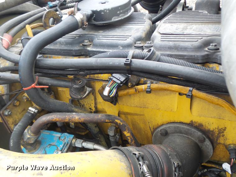 image for item DB9823 2005 Peterbilt 379 semi truck