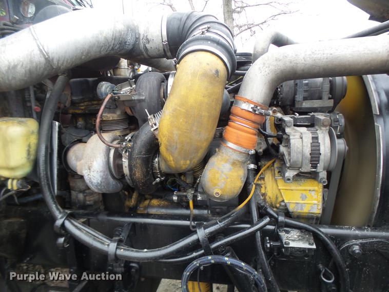 image for item DB9823 2005 Peterbilt 379 semi truck