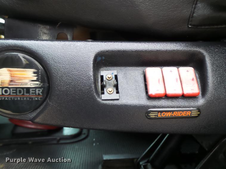 image for item DB9823 2005 Peterbilt 379 semi truck