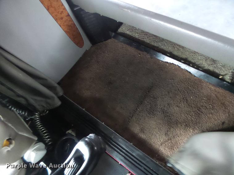 image for item DB9823 2005 Peterbilt 379 semi truck