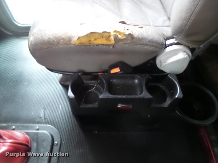 image for item DB9823 2005 Peterbilt 379 semi truck