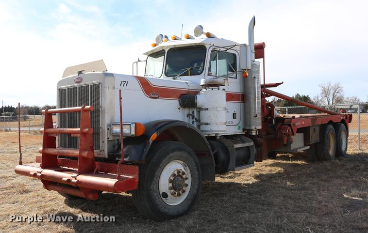 image for item DC3556 1982 Peterbilt 359 gin pole truck