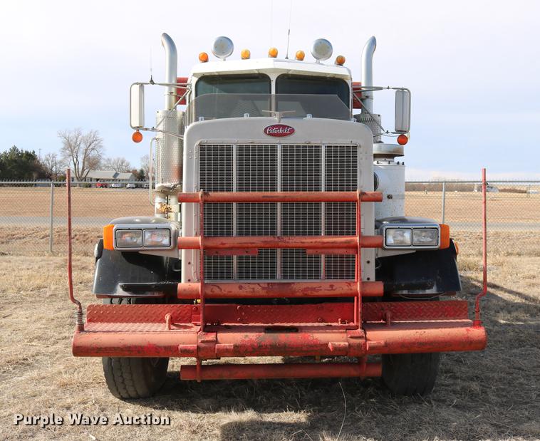 image for item DC3556 1982 Peterbilt 359 gin pole truck
