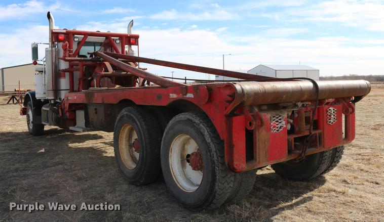 image for item DC3556 1982 Peterbilt 359 gin pole truck