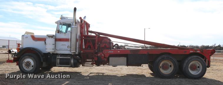 image for item DC3556 1982 Peterbilt 359 gin pole truck