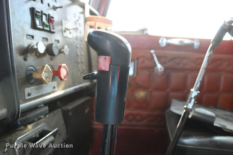 image for item DC3556 1982 Peterbilt 359 gin pole truck