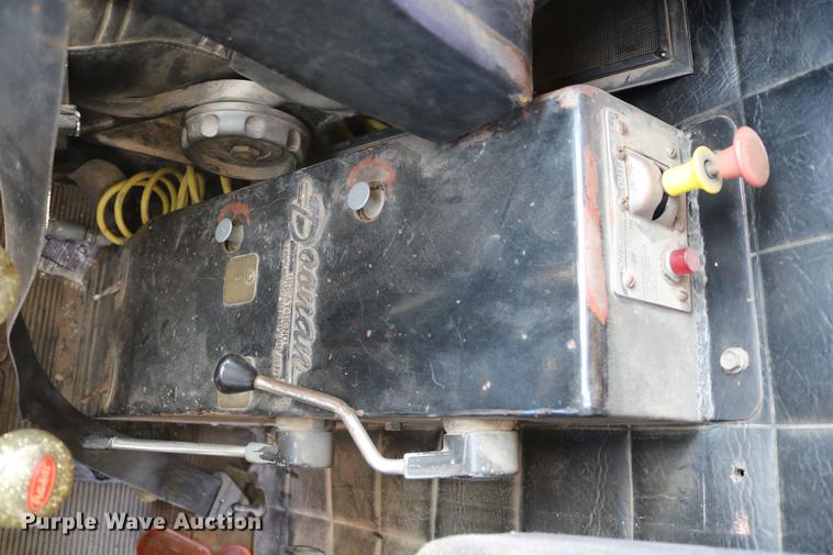 image for item DC3556 1982 Peterbilt 359 gin pole truck