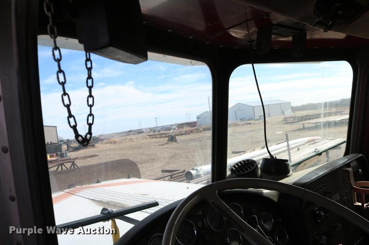 image for item DC3556 1982 Peterbilt 359 gin pole truck