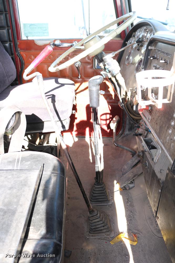 image for item DC3556 1982 Peterbilt 359 gin pole truck