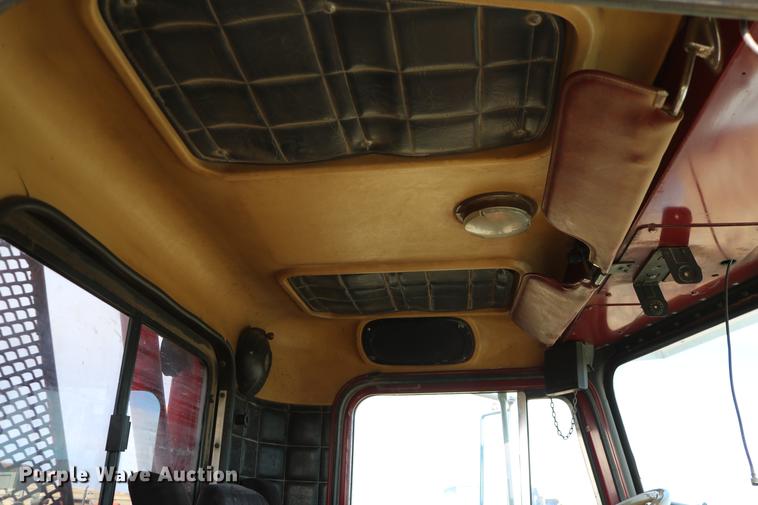 image for item DC3556 1982 Peterbilt 359 gin pole truck