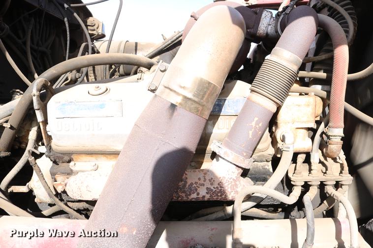 image for item DC3556 1982 Peterbilt 359 gin pole truck