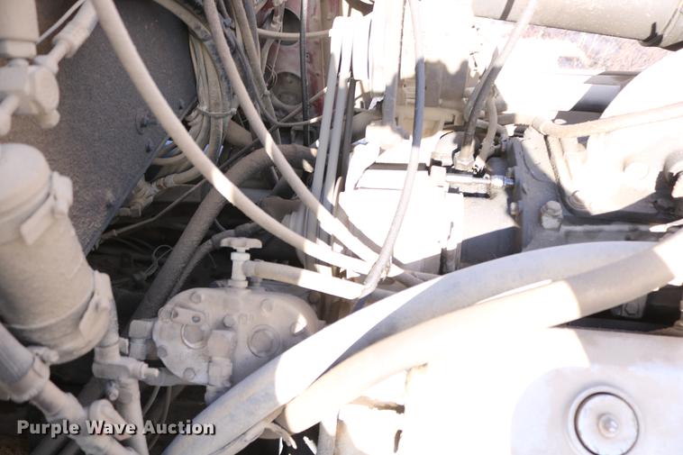 image for item DC3556 1982 Peterbilt 359 gin pole truck