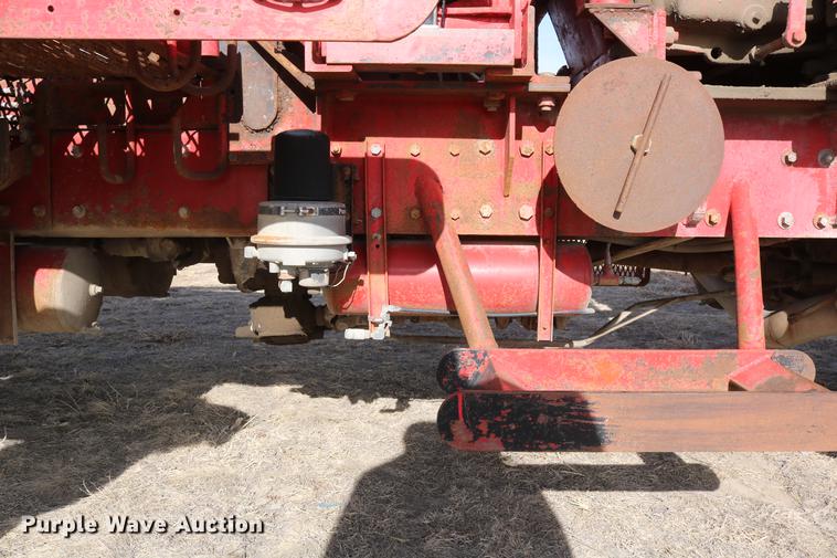 image for item DC3556 1982 Peterbilt 359 gin pole truck