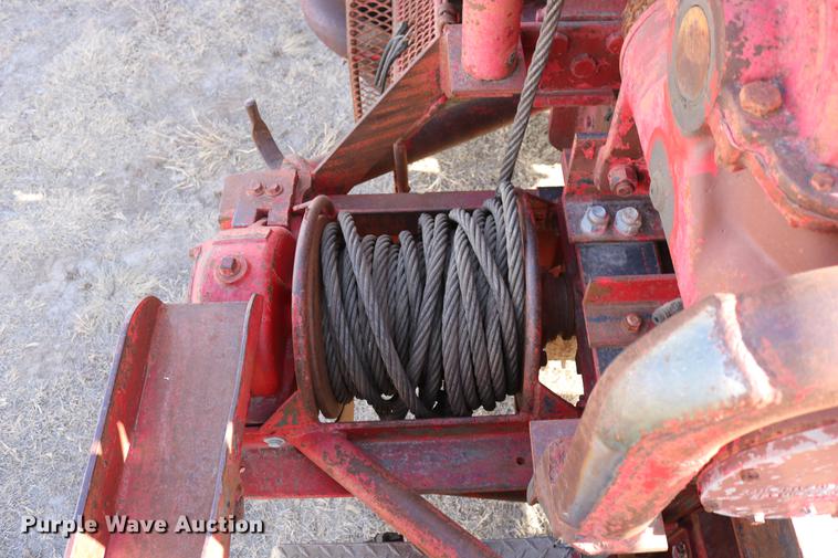 image for item DC3556 1982 Peterbilt 359 gin pole truck