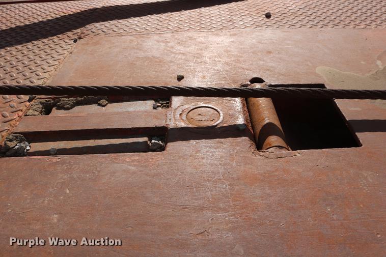 image for item DC3556 1982 Peterbilt 359 gin pole truck