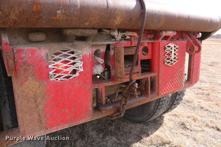 image for item DC3556 1982 Peterbilt 359 gin pole truck