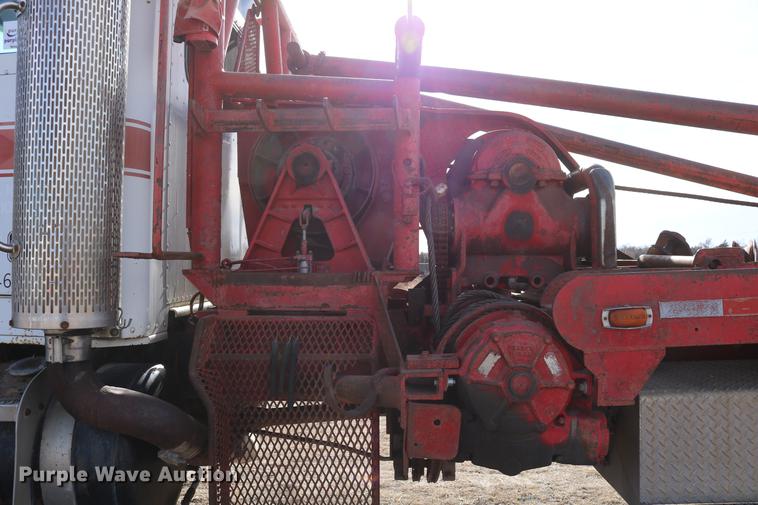 image for item DC3556 1982 Peterbilt 359 gin pole truck