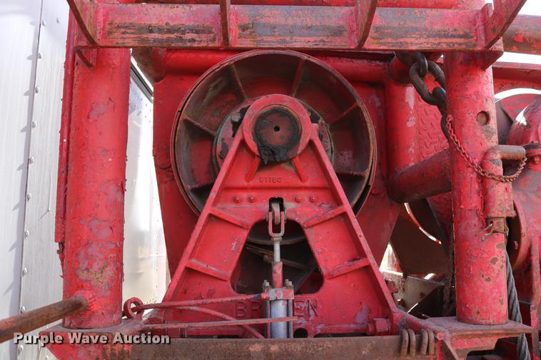 image for item DC3556 1982 Peterbilt 359 gin pole truck