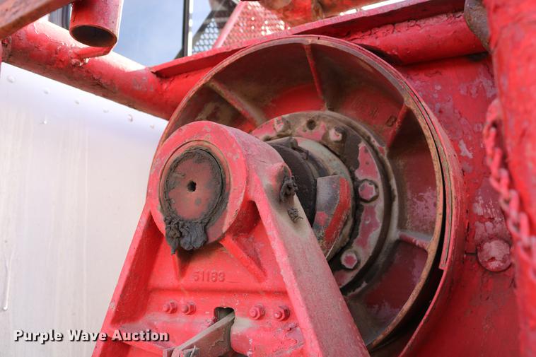 image for item DC3556 1982 Peterbilt 359 gin pole truck